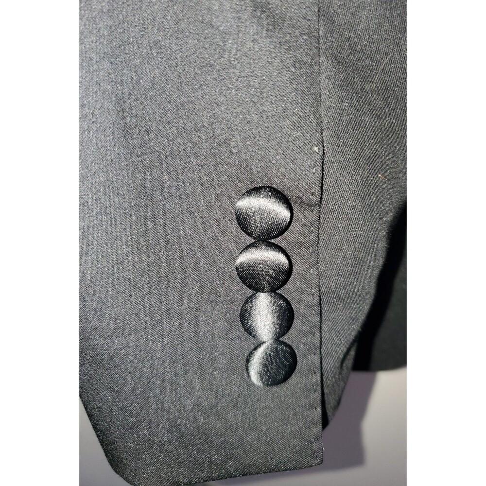 SuitShop Black Peak Lapel Tuxedo Jacket 44R NWT Slim Fit PKTXSJ44R-S Tux - Picture 6 of 16